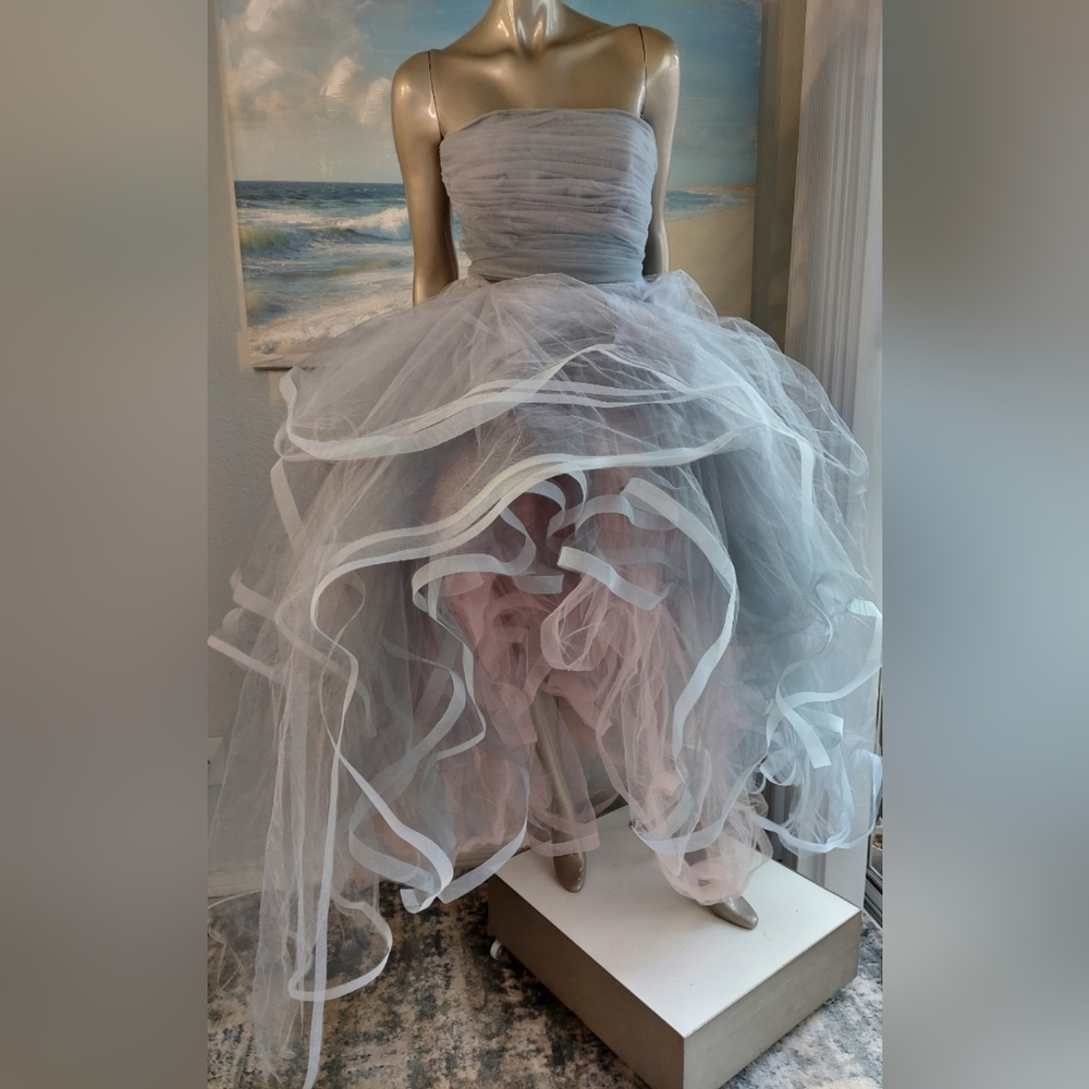 □$12,990 OSCAR DE LA RENTA CLOUD BLUE TULLE RUNWAY GOWN US 2 S - Picture 8 of 16